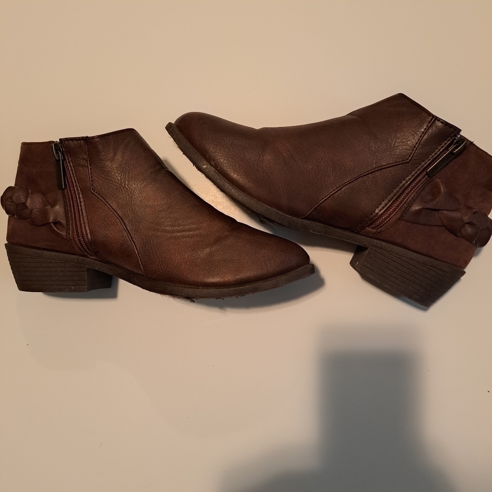Booties - Picture 4 of 4